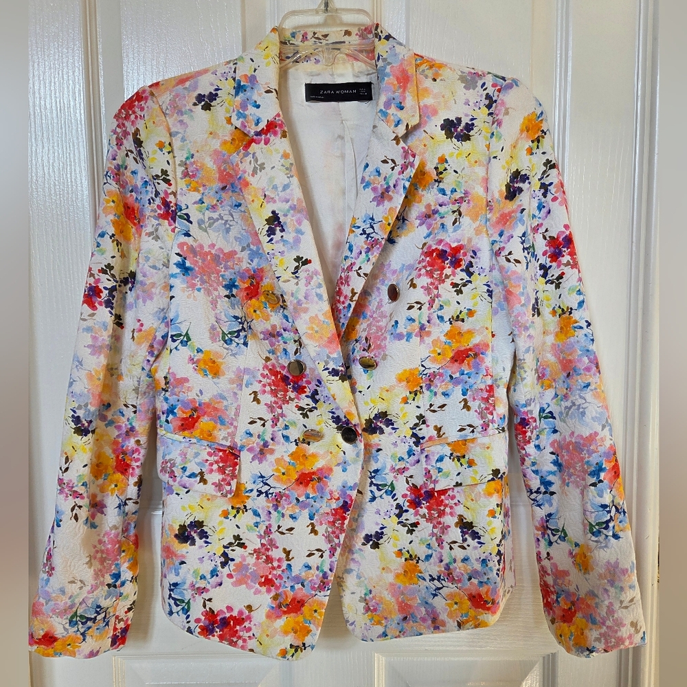 Floral Women's Blazer by Zara Woman Size Large Gold Buttons